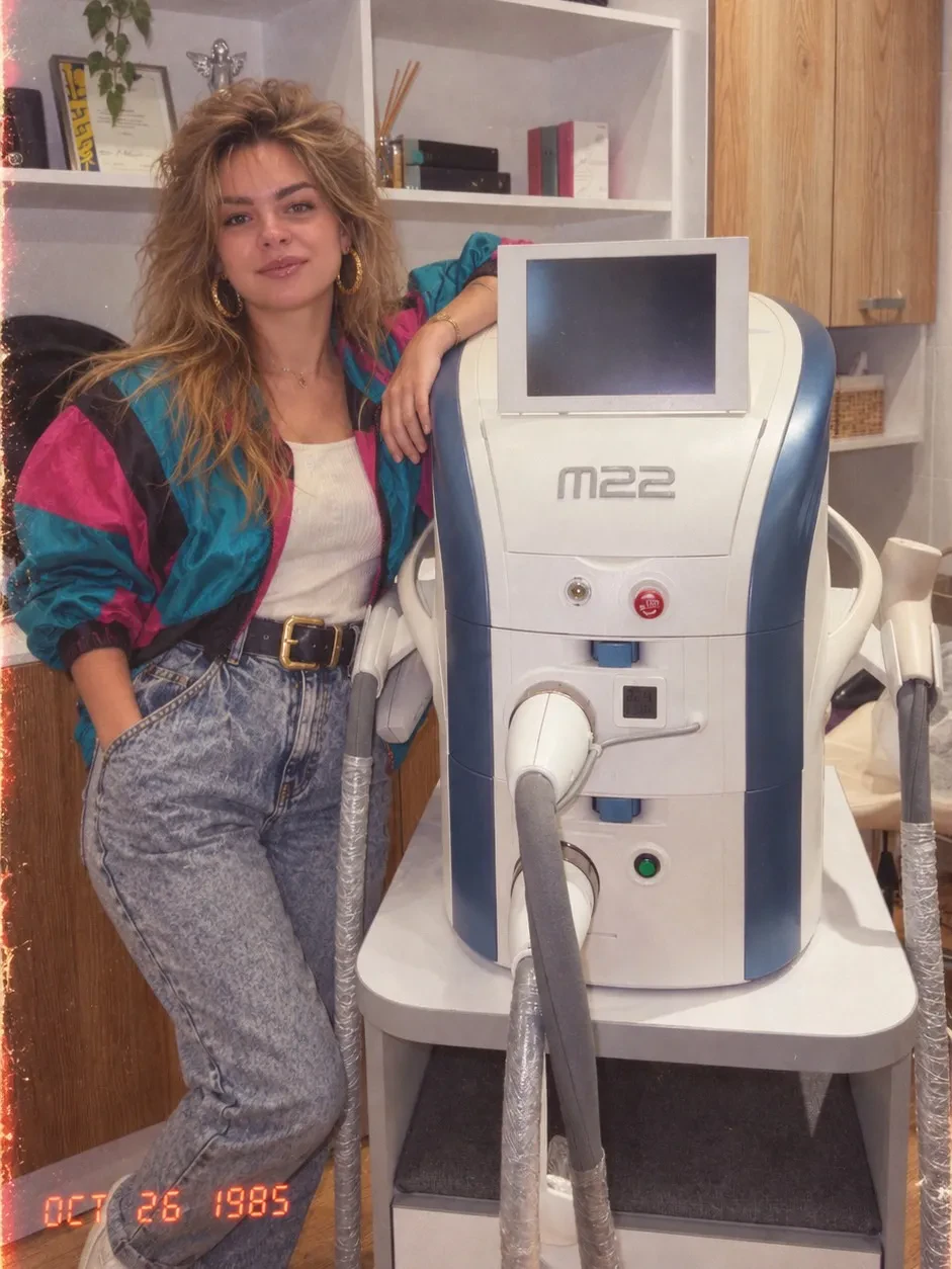 Beauty Laser. 1985 рік🎞️ А як ви думаєте, нашим спеціалістам пасує стиль 80-х?👀